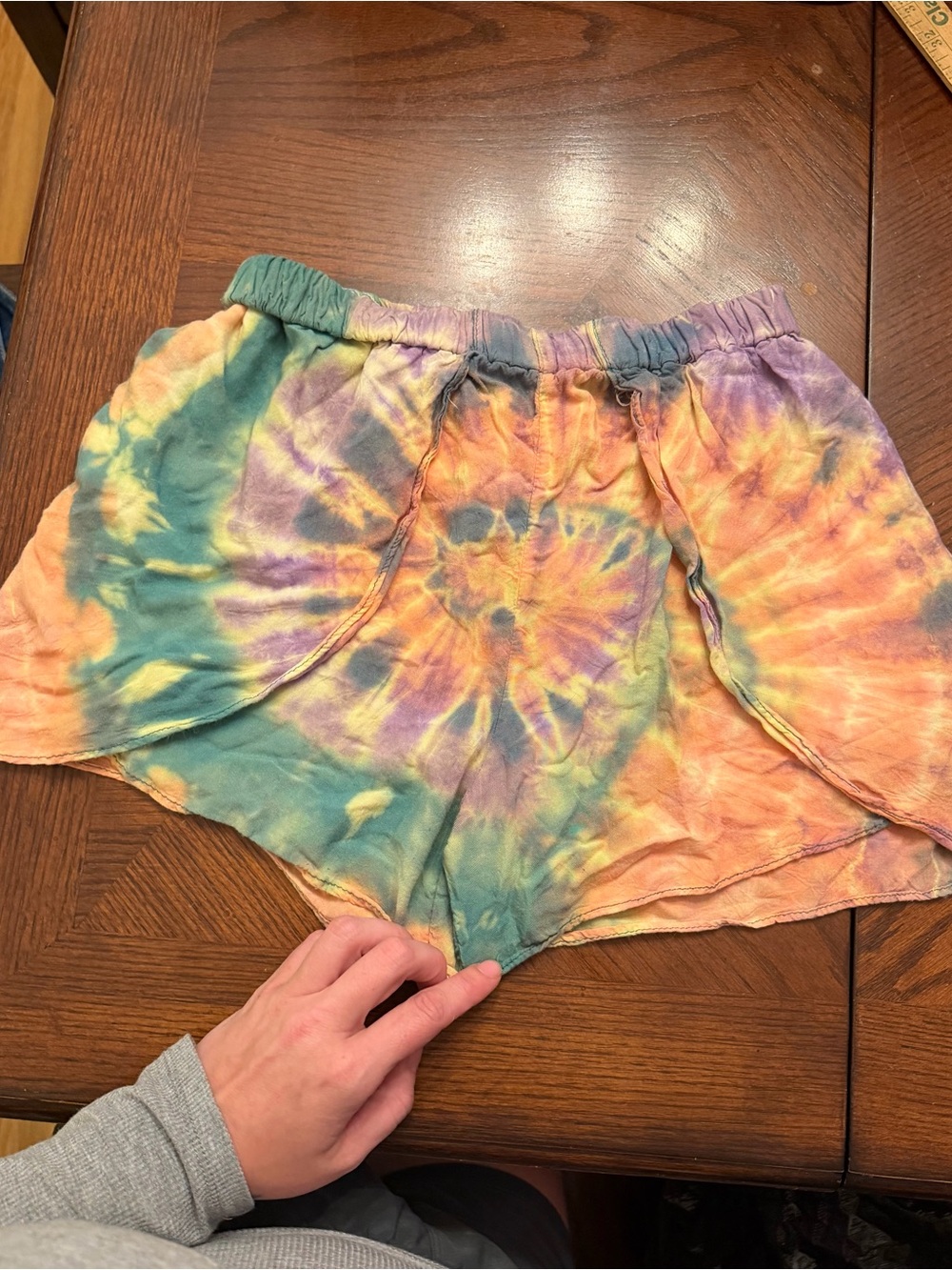 colorful Kathmandu Imports tie dye lounge festival shorts 🌈
